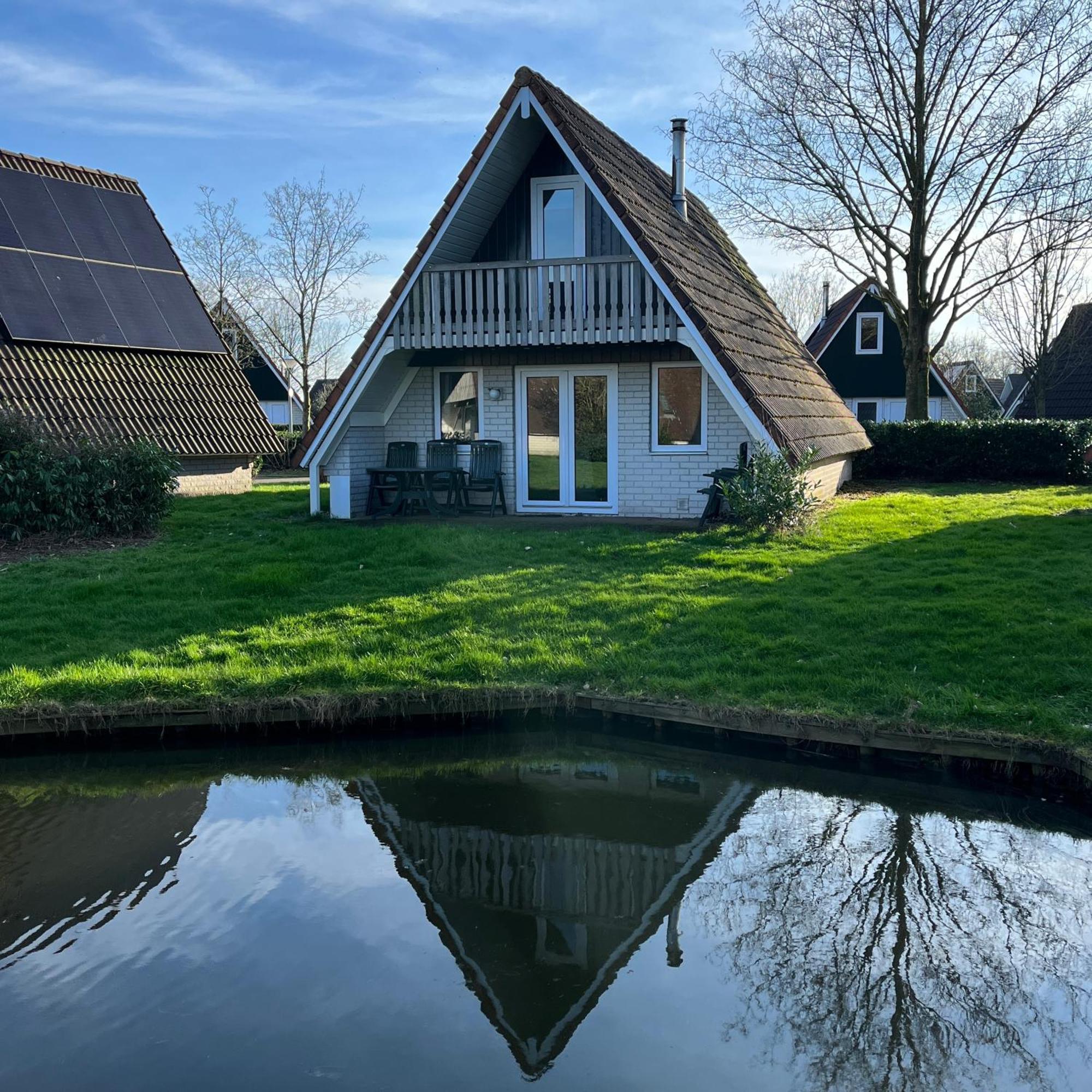 Vakantiepunt 142 - Moderne Vakantiewoning Aan Het Water! Gramsbergen Экстерьер фото